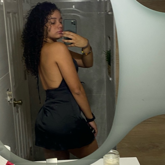 Dress - Picture 2 of 4